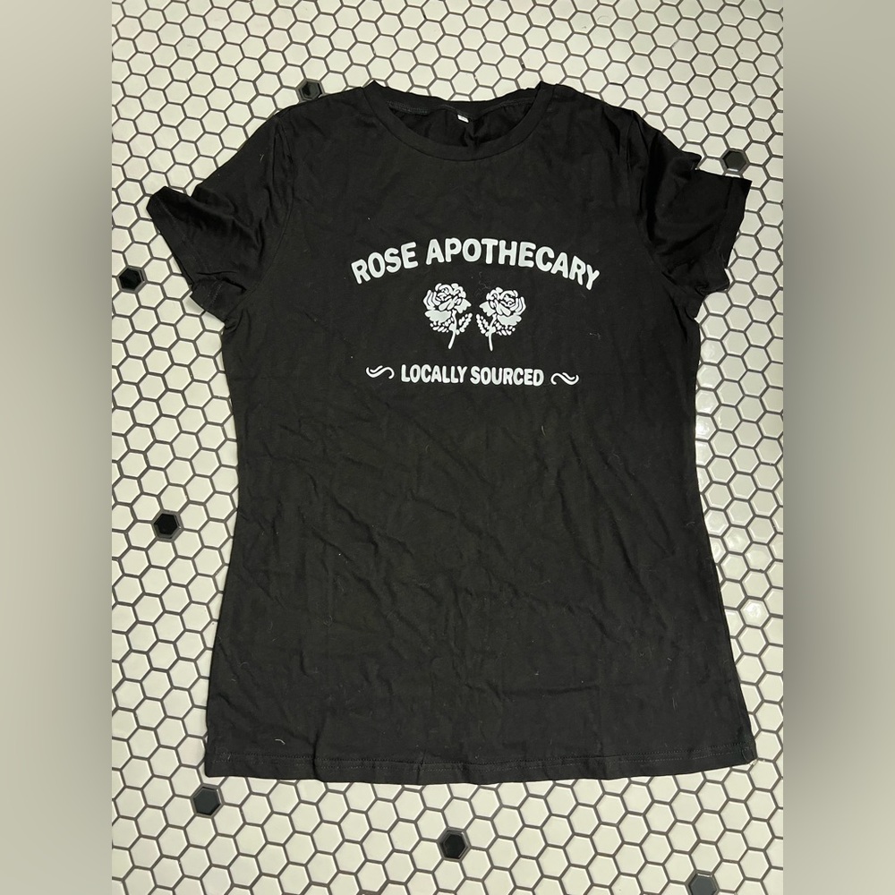 No brand schitt’s creek rose apothecary shirt size large